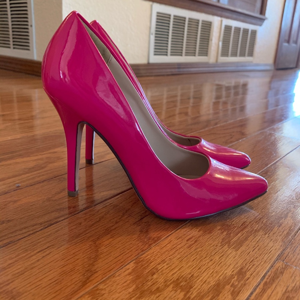 New Pink pointed toe heels